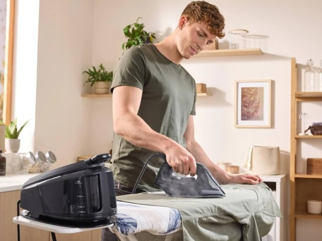 SwitchOn Naparovacia žehlička s parnou stanicou HG-10042 2(1)